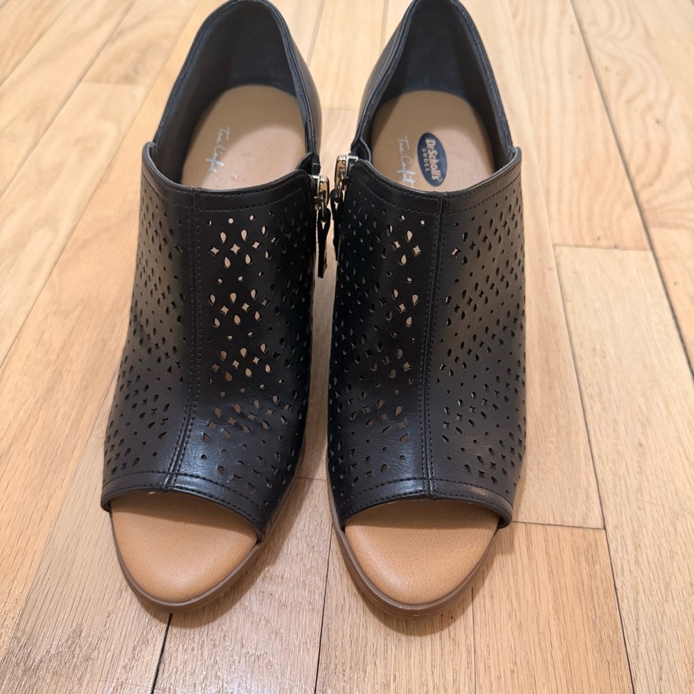 Dr. Scholl’s Chic Black Leather Peep-Toe Women's Heel Booties Size 7.5